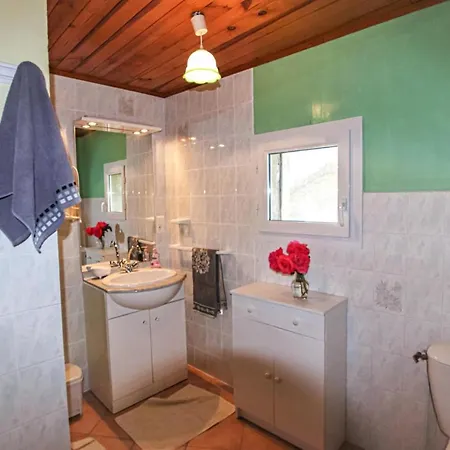 1 Bedroom Lovely In St, Etienne De Boulog, Holiday home Saint-Etienne-de-Boulogne
