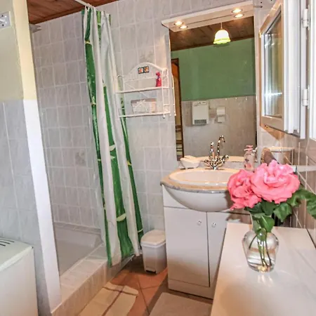 1 Bedroom Lovely In St, Etienne De Boulog, Holiday home *